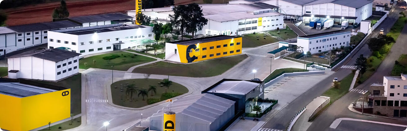 Imagem da fábrica da Cimed.